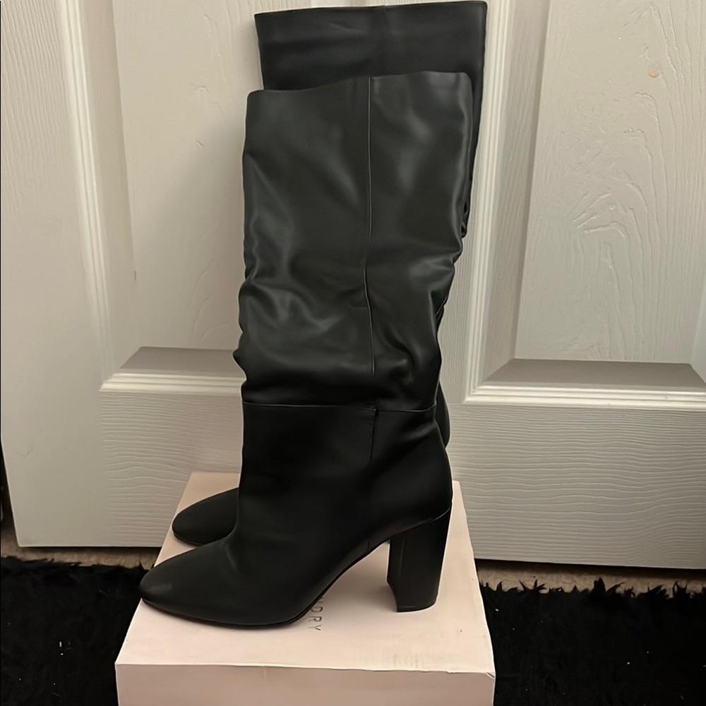 Chinese Laundry Black Heeled Boots with Slouchy Design